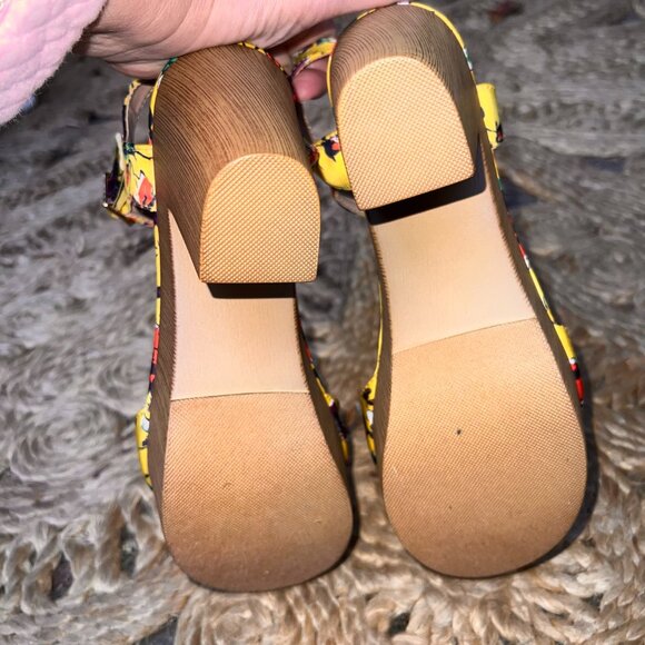 BETSEY JOHNSON Floral Opportunity Ankle strap heel - Picture 9 of 11